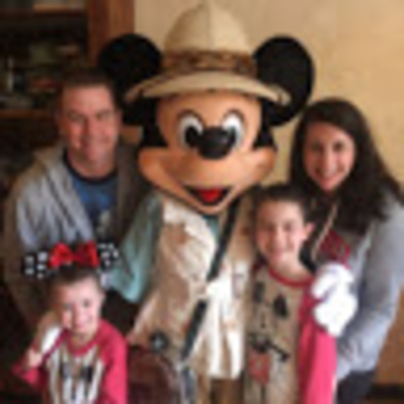 Meet your Posher, Erin - Picture 1 of 1